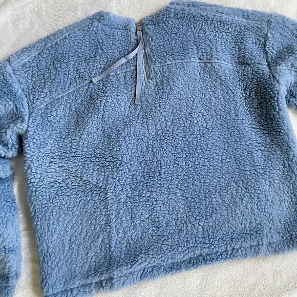 Lululemon Women's Blue Sherpa Wool Blend 1/4 Zip On Back Cropped Pullover Top 10 - Picture 3 of 6